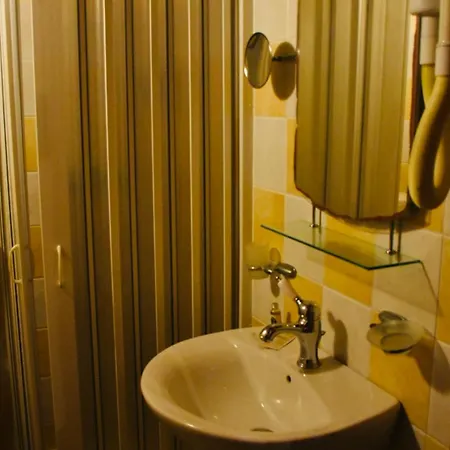 Oneway Alojamento de Acomodação e Pequeno-almoço Racale